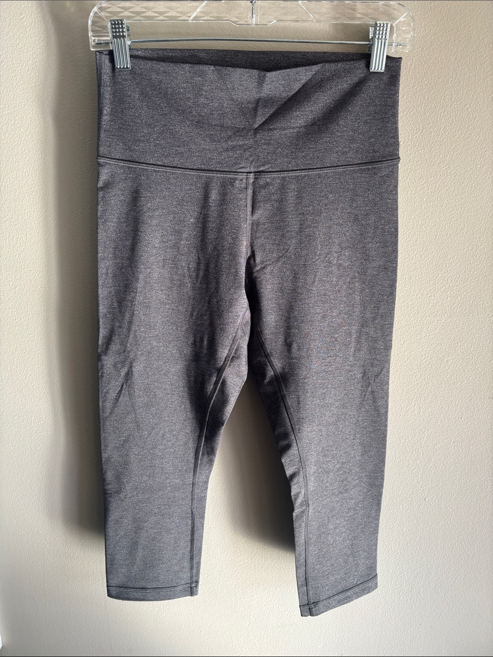 10 Lululemon marl capri leggings